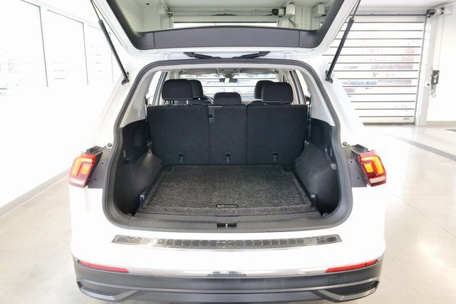 Used 2022 Volkswagen Tiguan S image 13