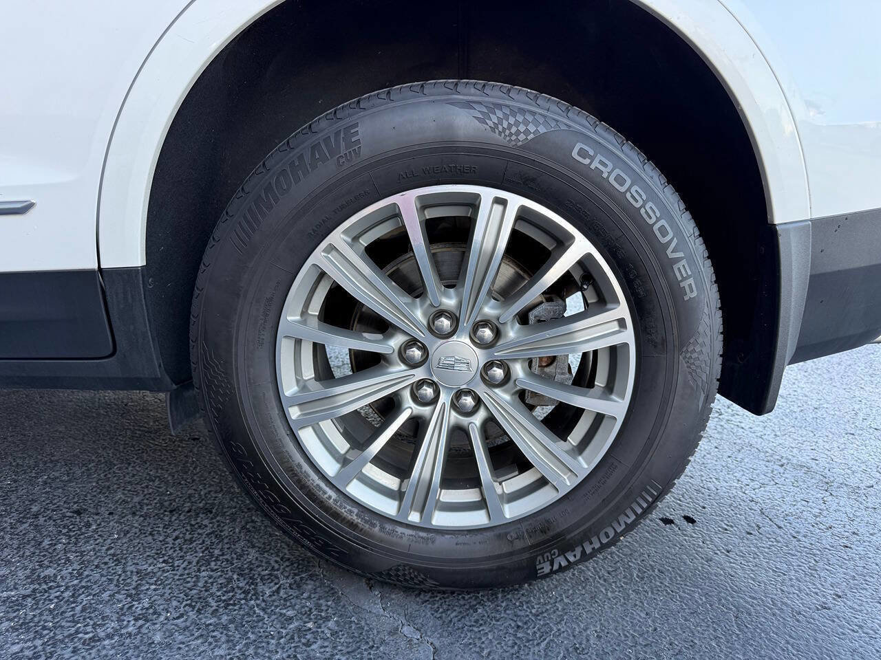 Used 2018 Cadillac XT5 Luxury w/ Driver Awareness Package image 9