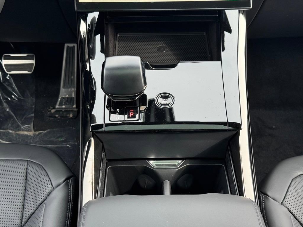 New 2026 Land Rover Range Rover Sport SV image 13