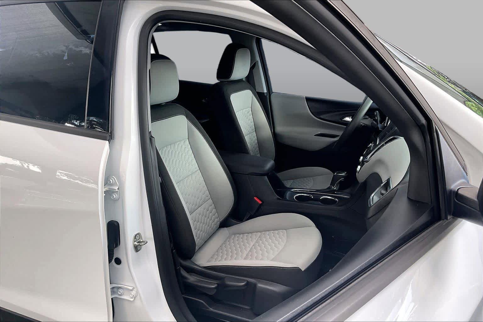 Used 2019 Chevrolet Equinox LS FWD image 9