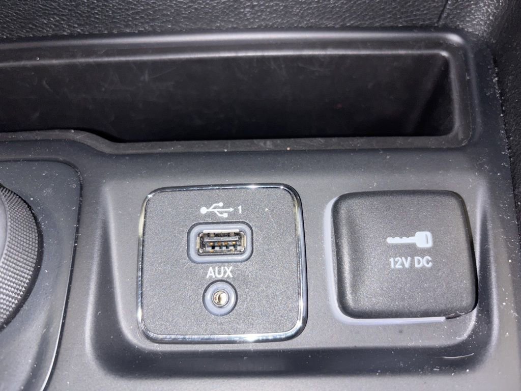 Used 2021 Jeep Cherokee Latitude Lux AWD/4WD image 13