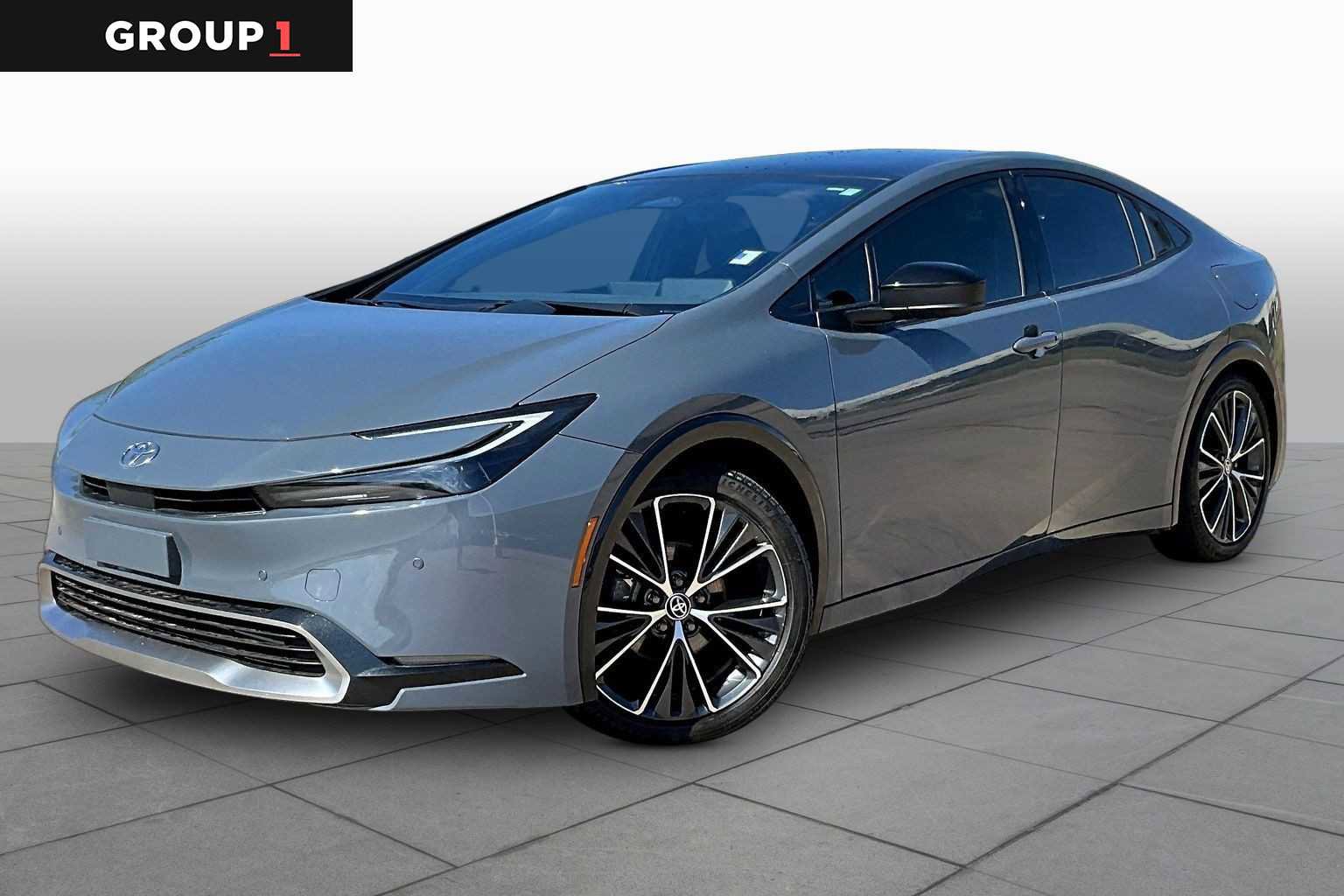 Used 2024 Toyota Prius XLE image 1