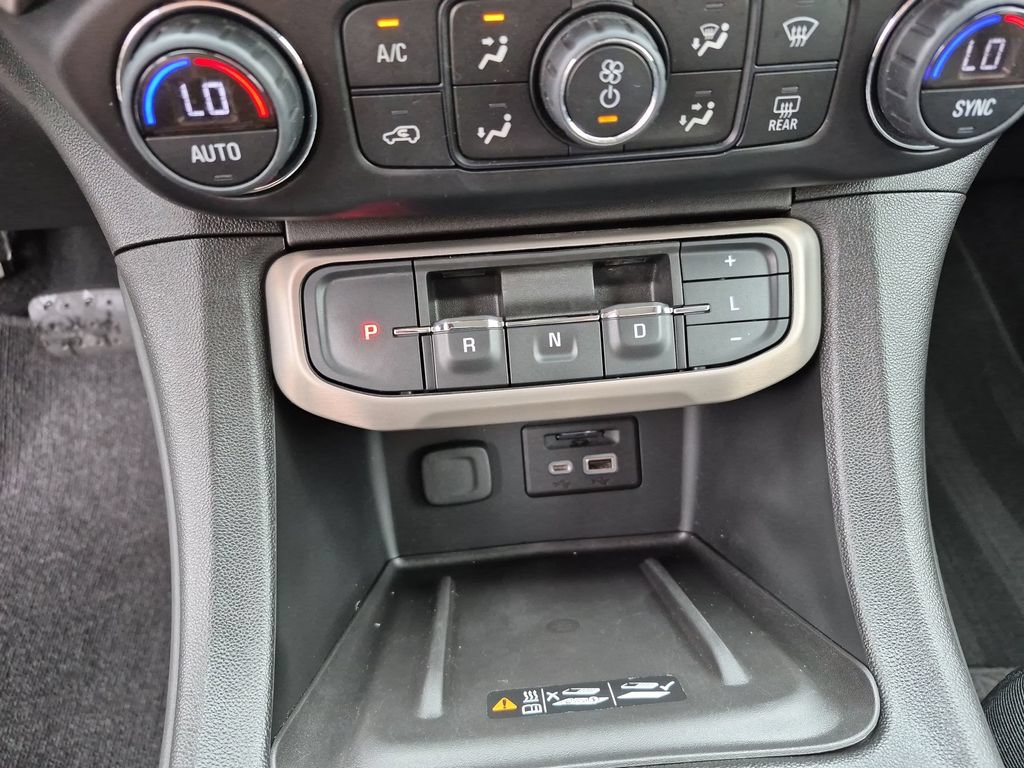 Used 2022 GMC Acadia Denali w/ Denali Ultimate Package FWD image 29