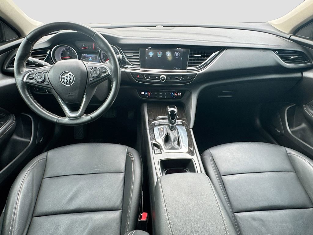 Used 2018 Buick Regal Essence w/ Driver Confidence Package #1 FWD image 28