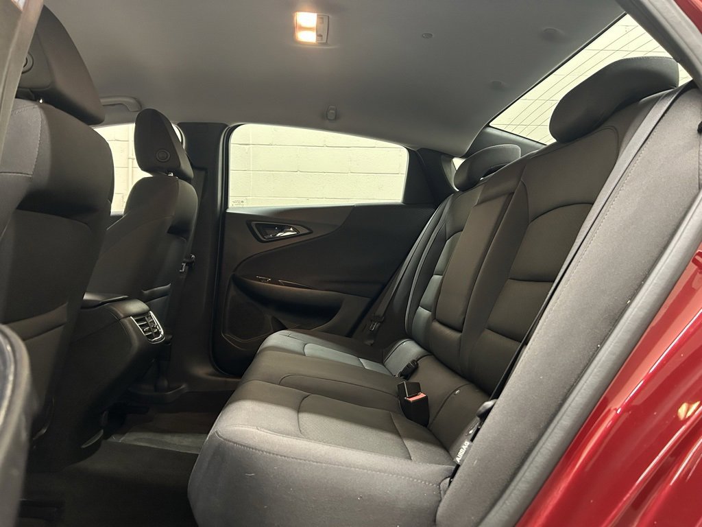 Used 2017 Chevrolet Malibu LT image 7