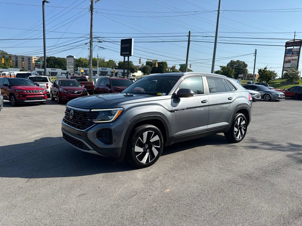 Used 2024 Volkswagen Atlas Cross Sport SE AWD/4WD image 3