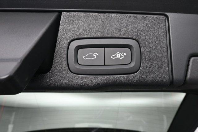 New 2027 Volvo XC60 B5 Core AWD/4WD image 30