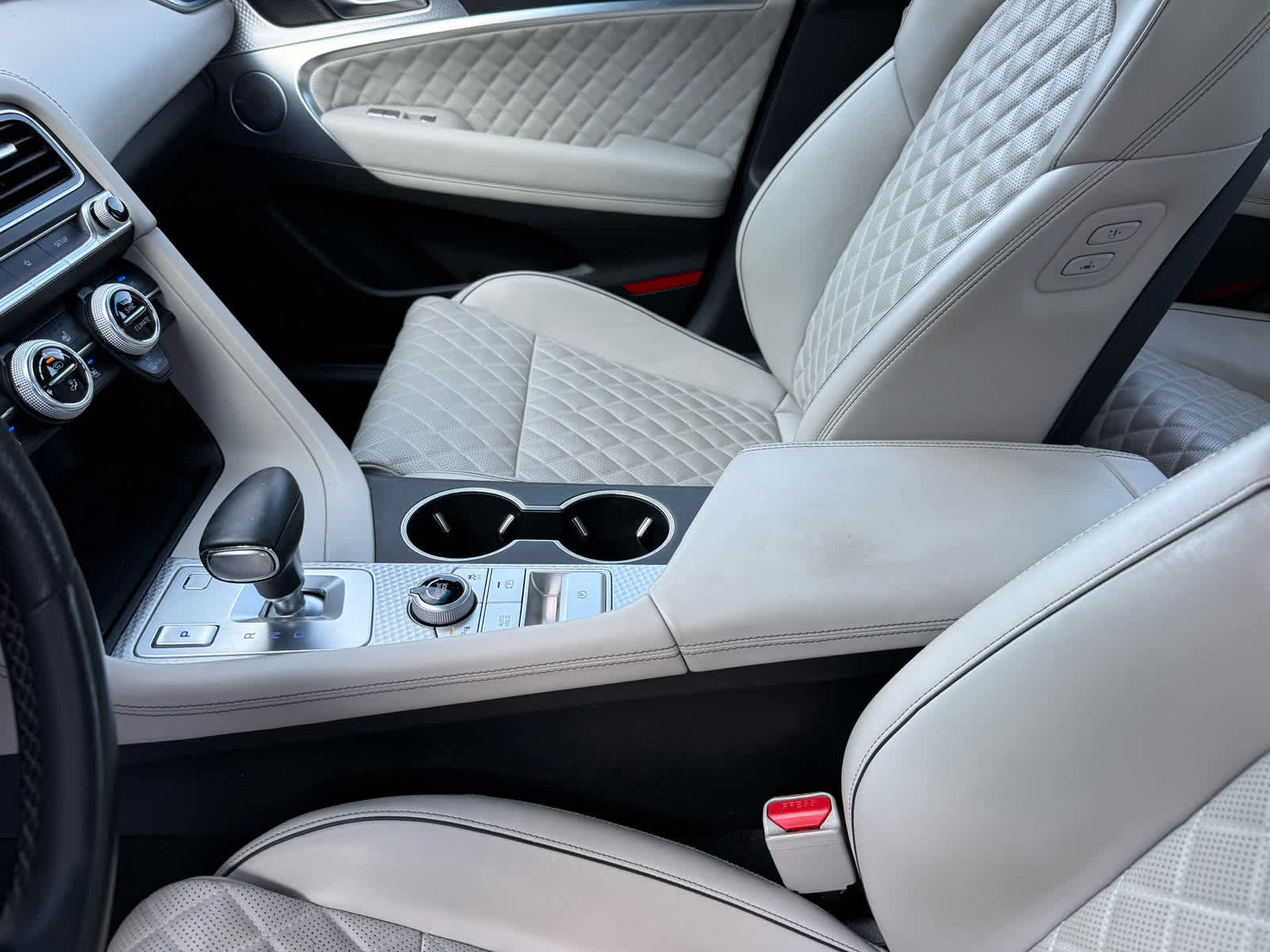 Used 2022 Genesis G70 3.3T RWD image 23