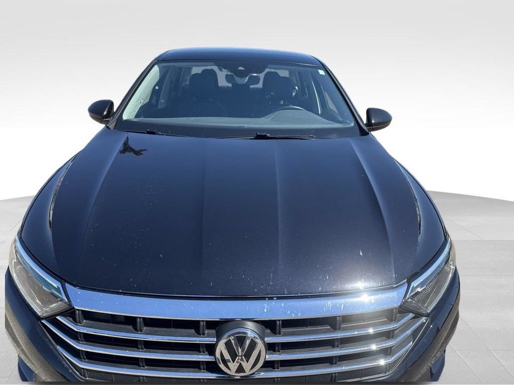 Used 2019 Volkswagen Jetta SEL w/ Cold Weather Package FWD image 4