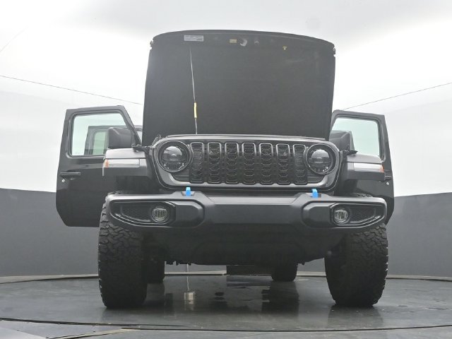 Used 2024 Jeep Wrangler Unlimited AWD/4WD image 56