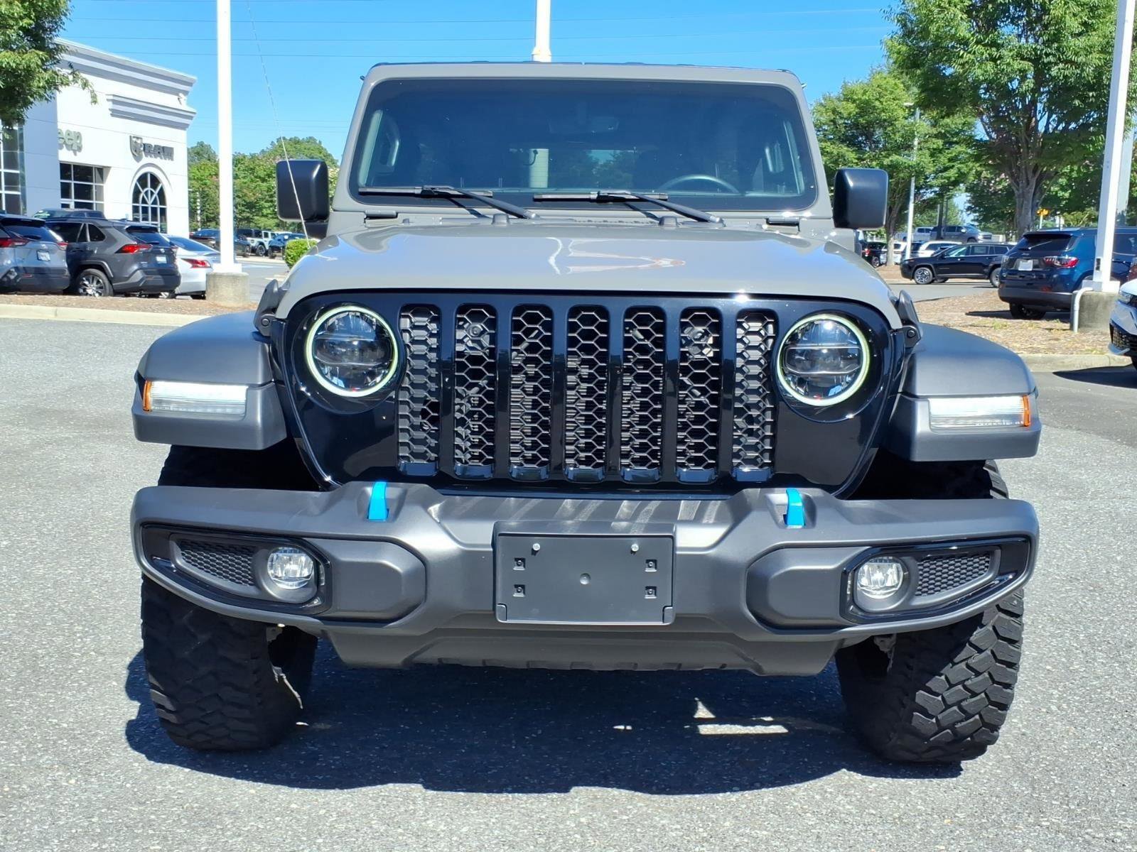 Used 2023 Jeep Wrangler Unlimited w/ Cold Weather Group AWD/4WD image 15