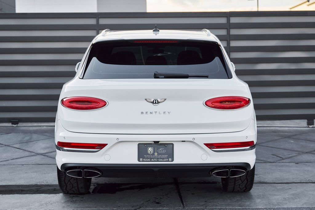 Used 2022 Bentley Bentayga image 14