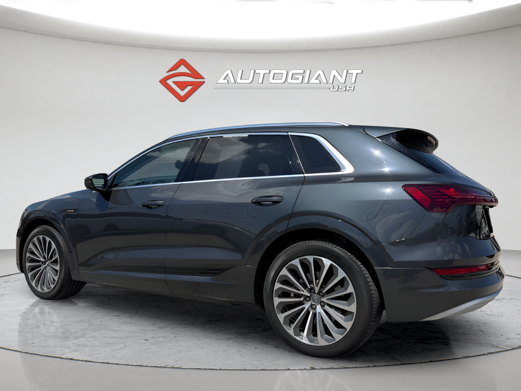 Used 2019 Audi e-tron Prestige w/ Prestige Package AWD/4WD image 4