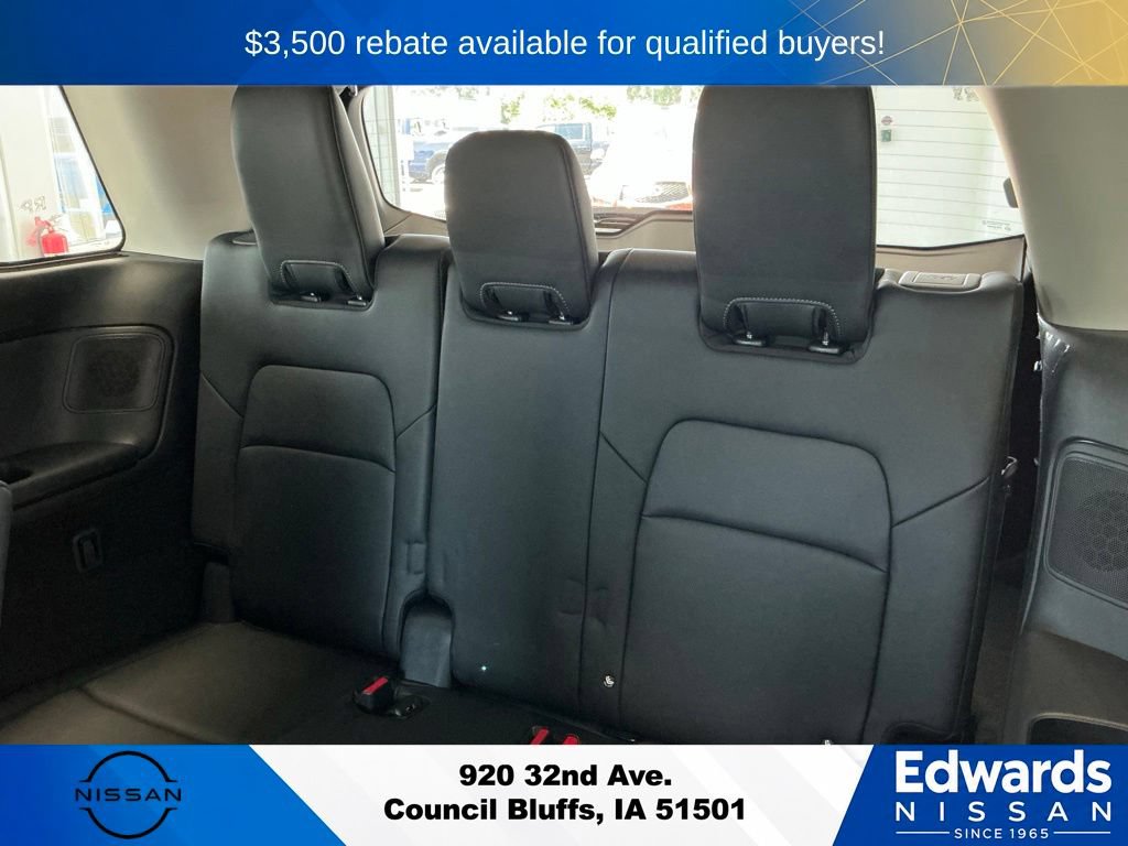 New 2026 Nissan Pathfinder SL w/ SL Premium Package AWD/4WD image 13