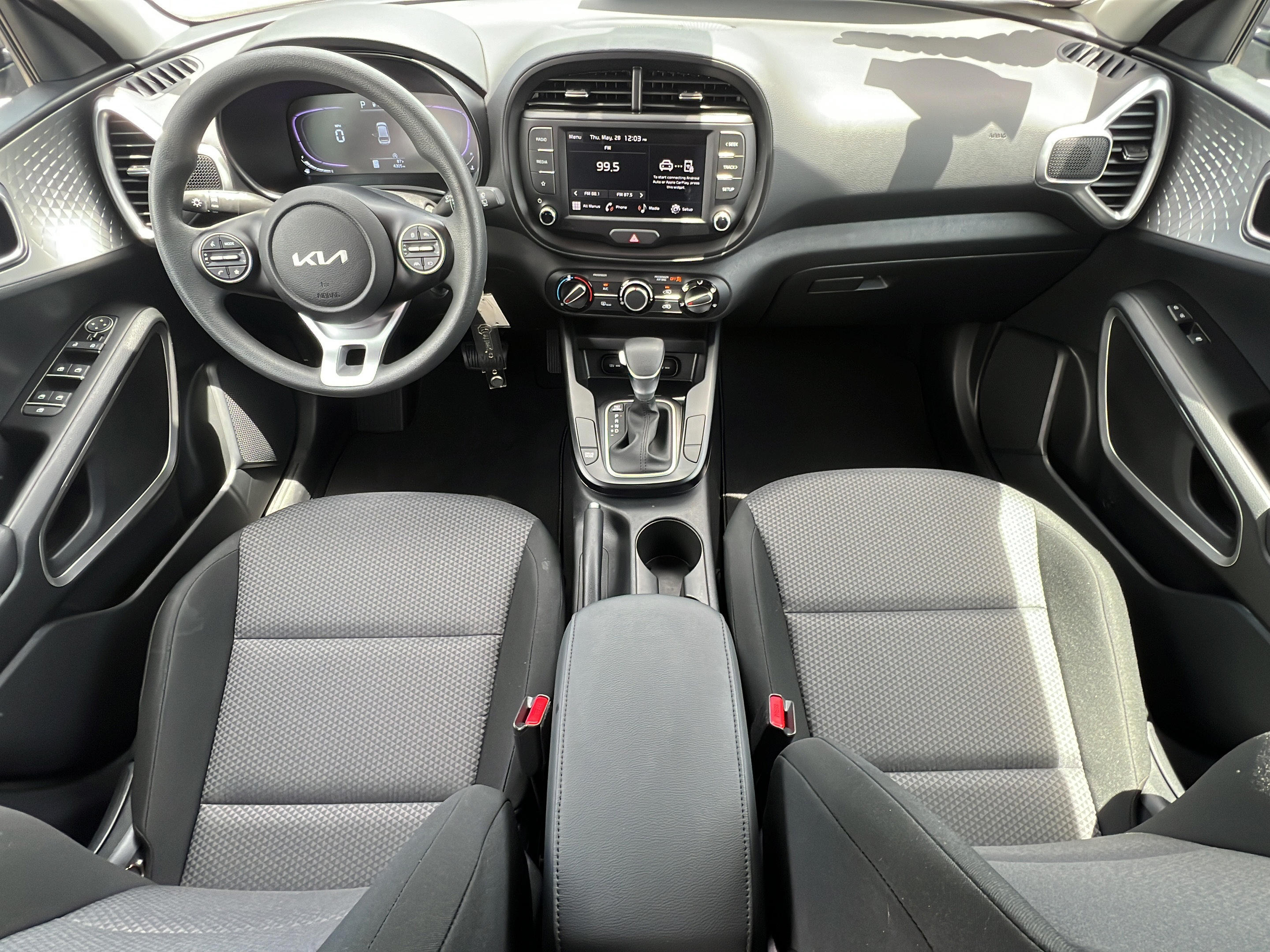 Certified 2025 Kia Soul LX w/ LX Technology Package FWD image 11