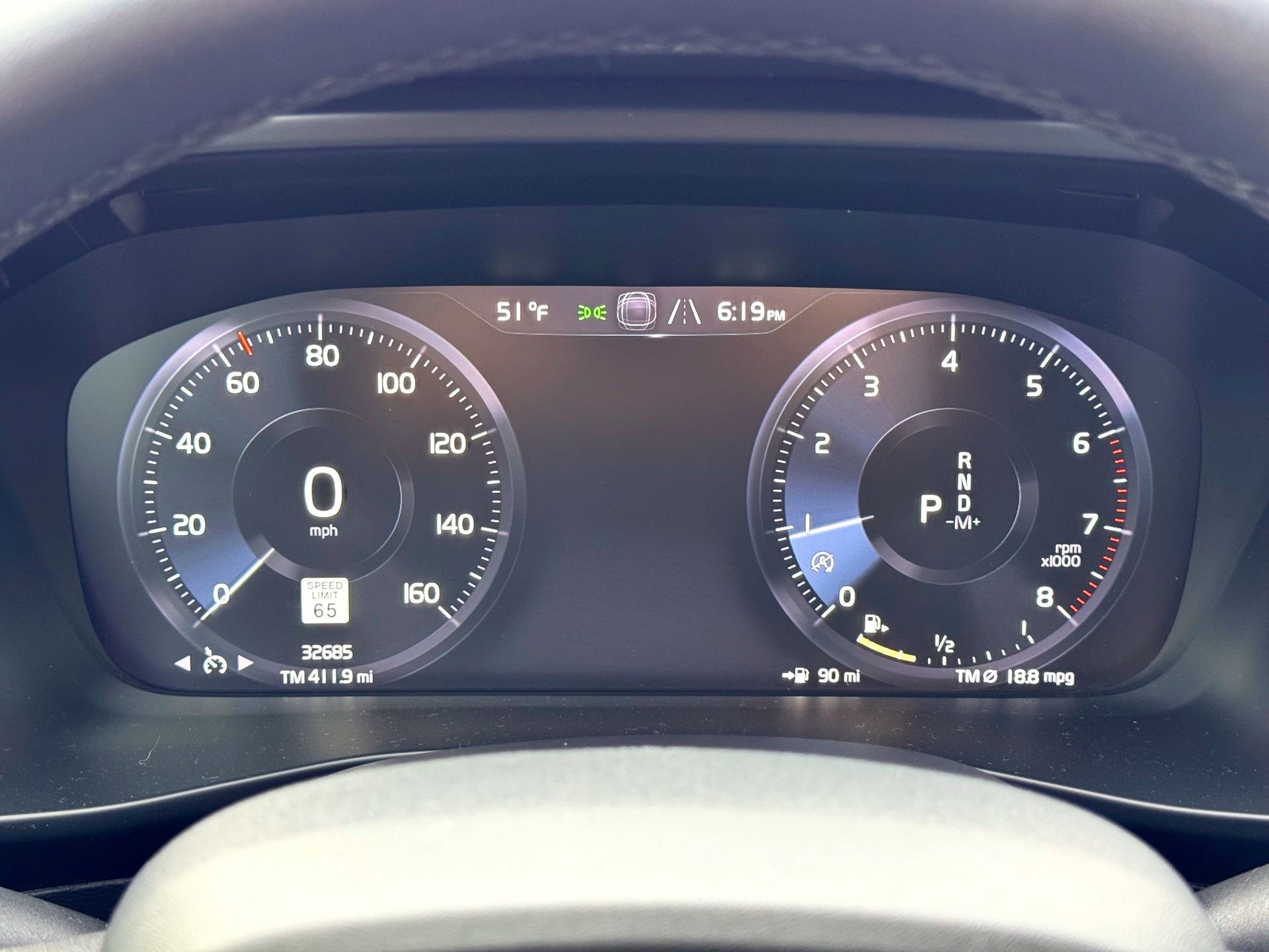 Used 2022 Volvo XC40 T5 Momentum w/ Premium Package image 24