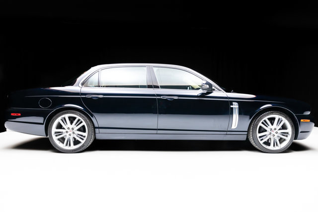 Used 2009 Jaguar XJ Vanden Plas Super V8 Portfolio image 2