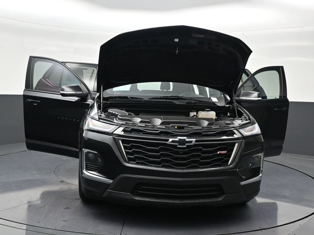 Used 2023 Chevrolet Traverse RS FWD image 37