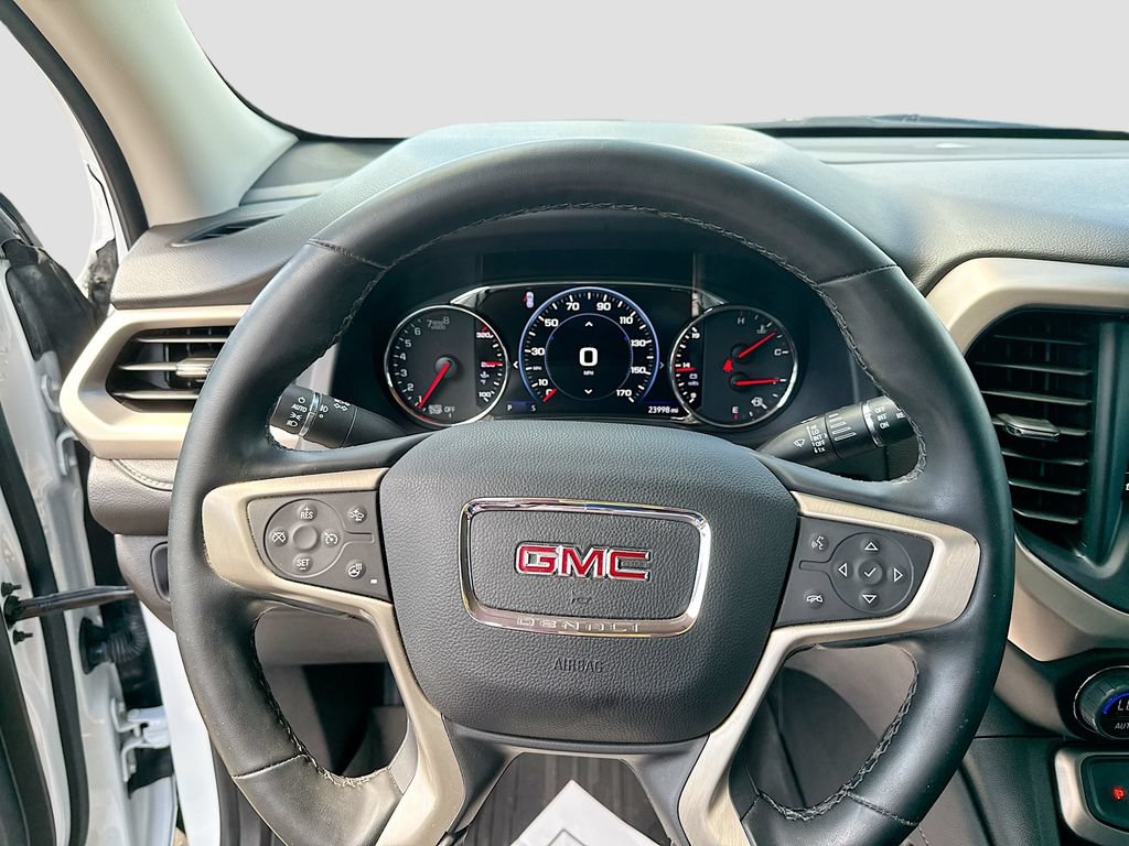 Used 2023 GMC Acadia Denali w/ Denali Technology Package FWD image 14