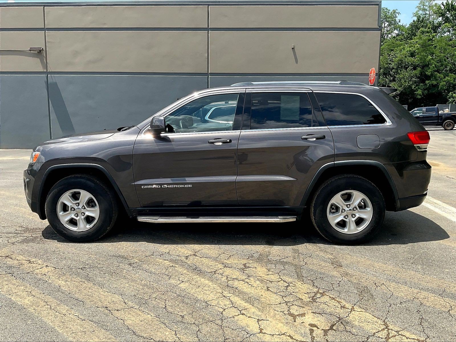 Used 2016 Jeep Grand Cherokee Laredo w/ Quick Order Package 23E AWD/4WD image 35