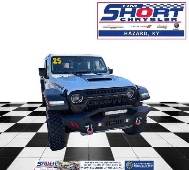 Used 2025 Jeep Gladiator Mojave w/ Convenience Group AWD/4WD image 1