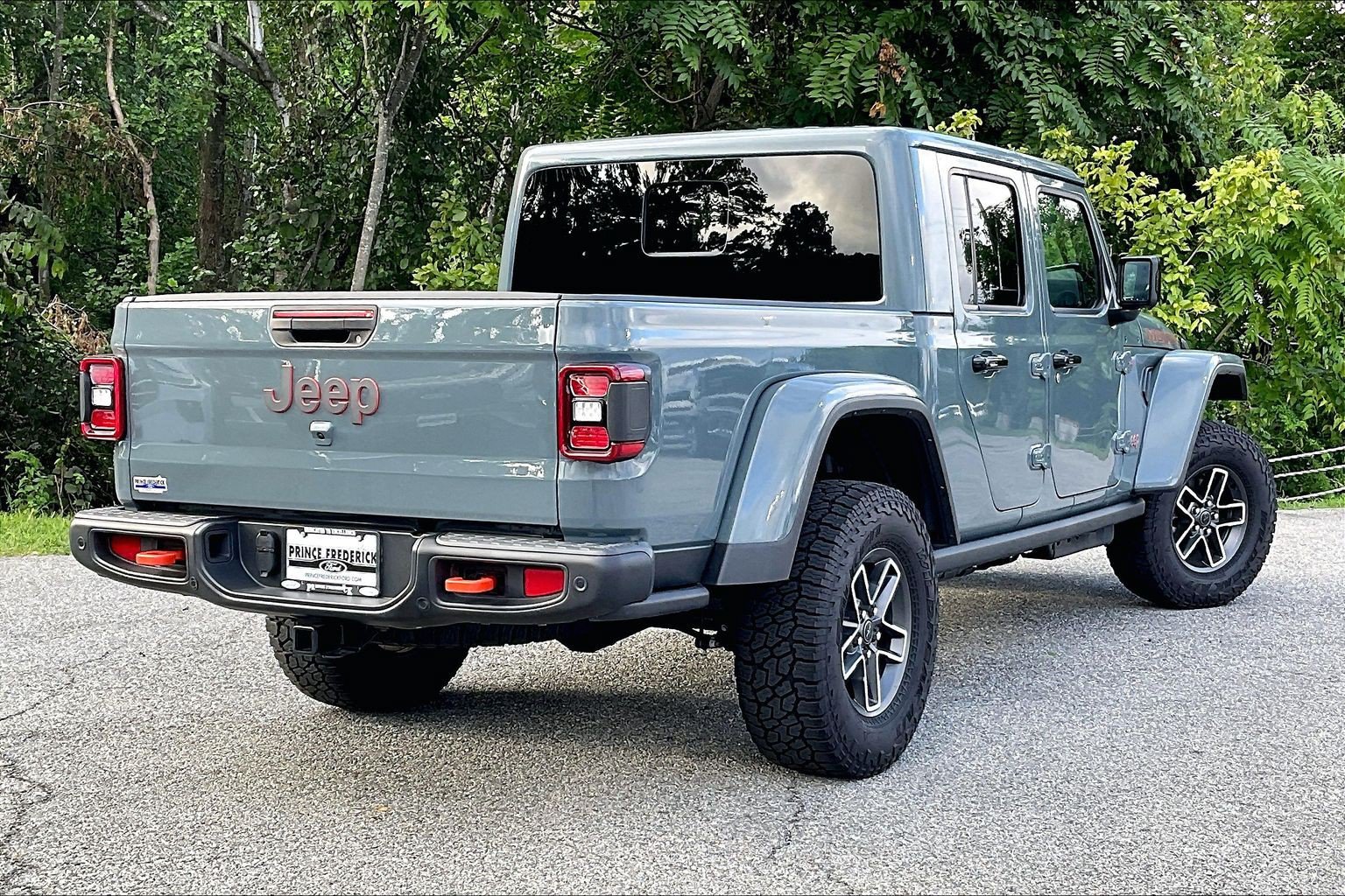 Used 2026 Jeep Gladiator Mojave AWD/4WD image 13