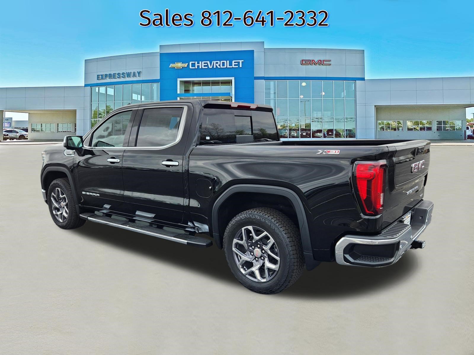 New 2026 GMC Sierra 1500 SLT image 3