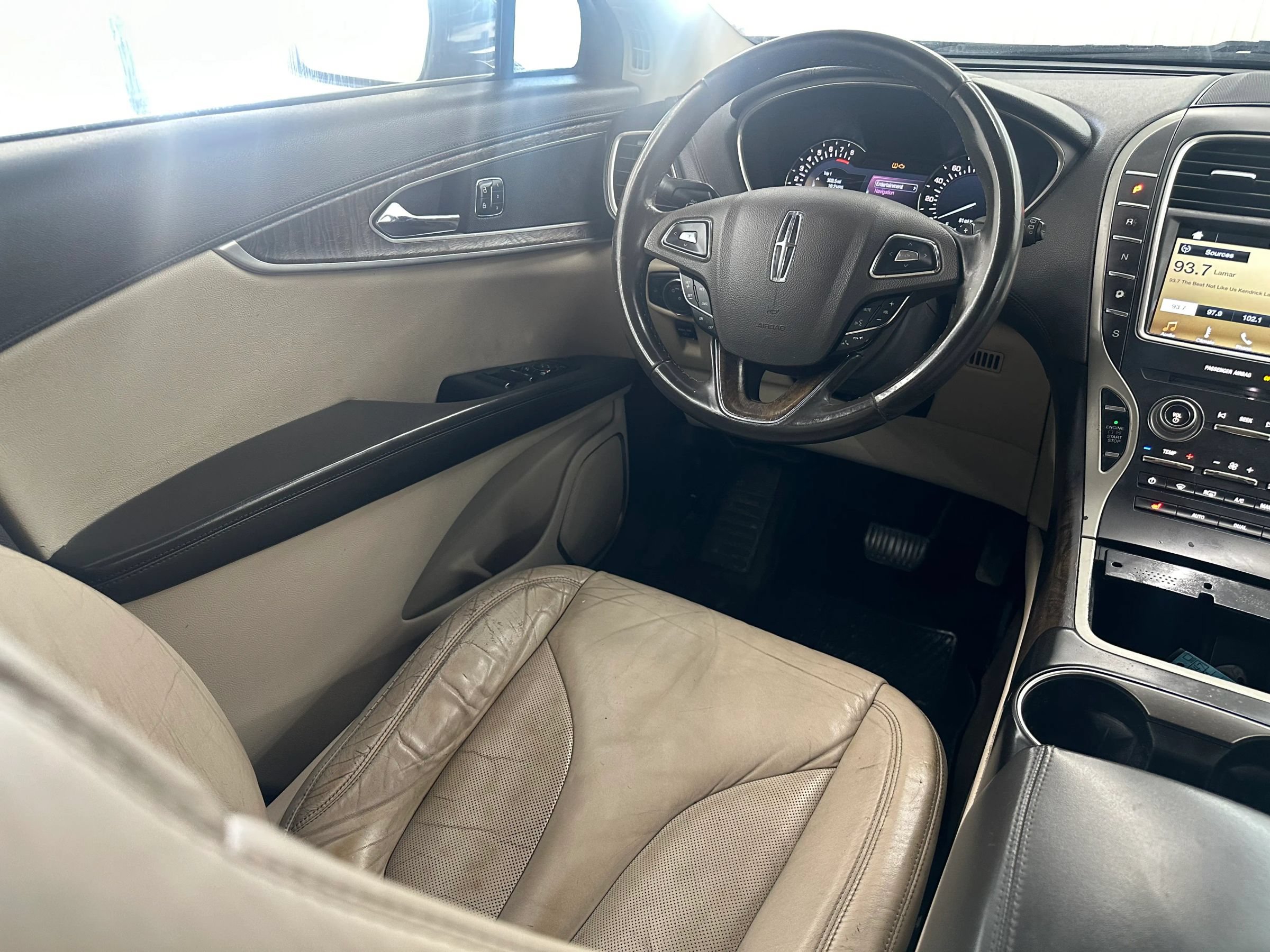 Used 2016 Lincoln MKX Select w/ Select Plus Package FWD image 15
