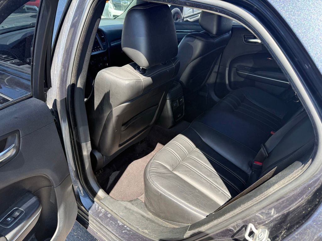 Used 2018 Chrysler 300 S AWD/4WD image 6
