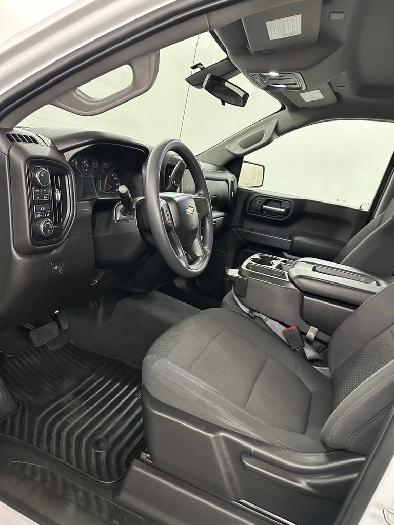 Used 2020 Chevrolet Silverado 1500 Custom w/ Custom Value Package image 10