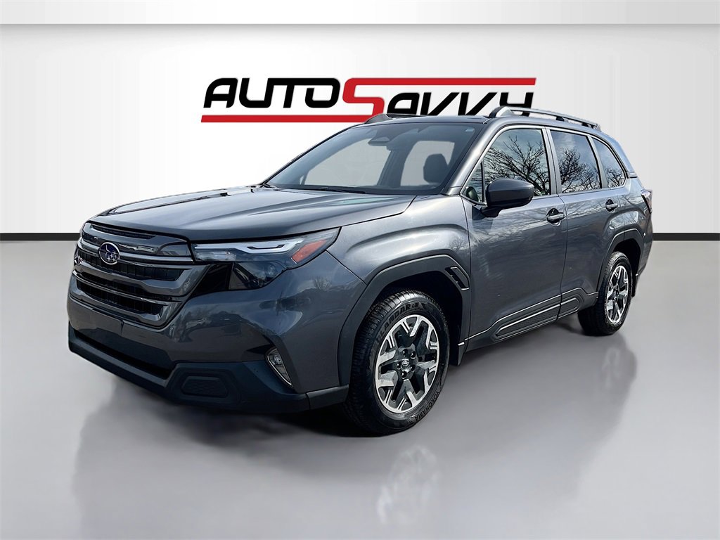 Used 2025 Subaru Forester Premium image 3