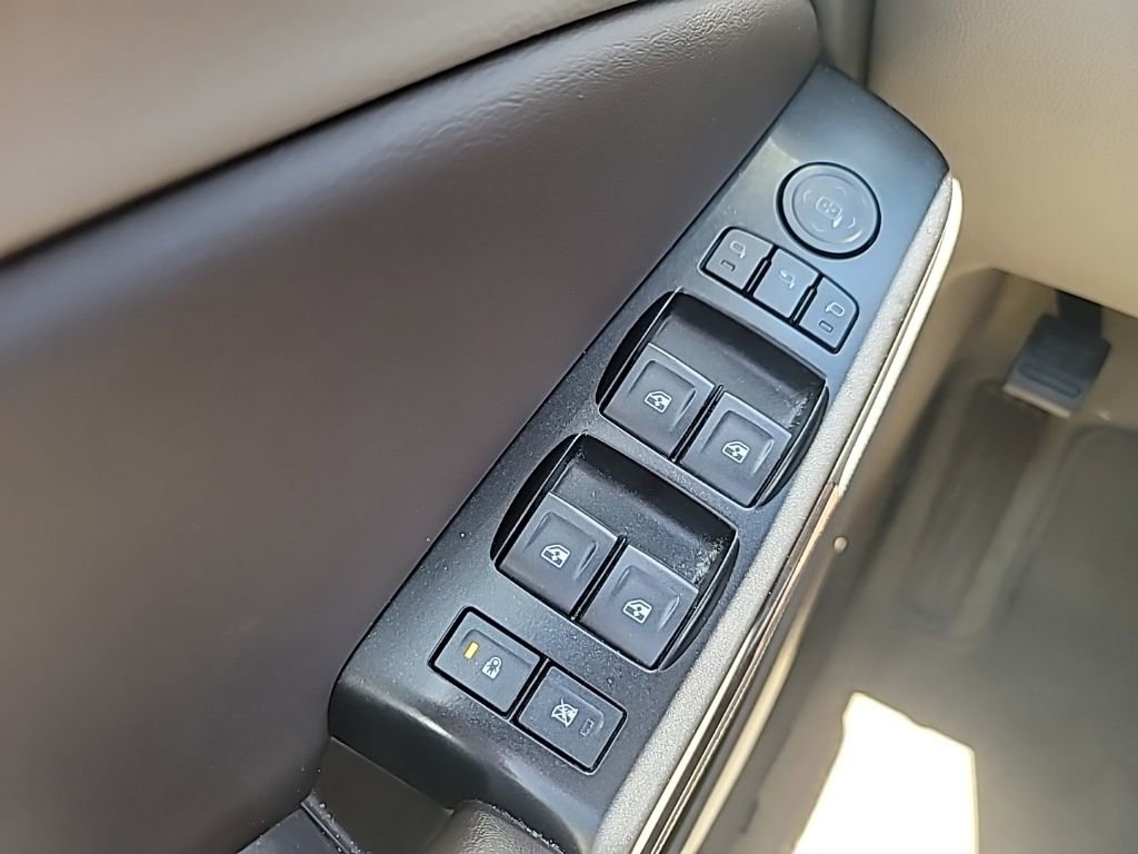 Used 2017 Chevrolet Tahoe LT w/ Luxury Package AWD/4WD image 13