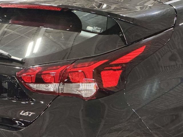 Used 2019 Hyundai Veloster Turbo FWD image 13