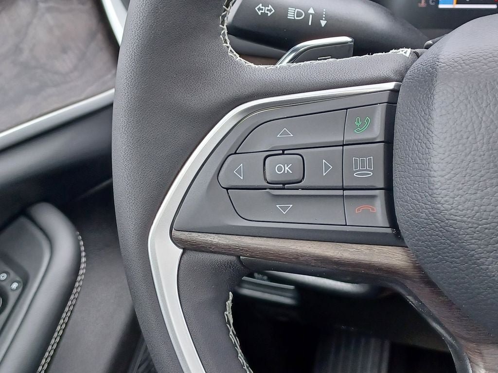 New 2026 Jeep Grand Cherokee Altitude AWD/4WD image 16