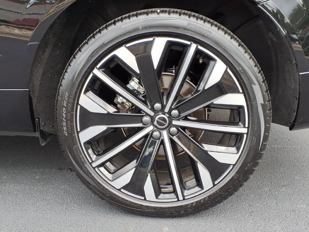 Certified 2026 Volvo XC60 B5 Ultra AWD/4WD image 6