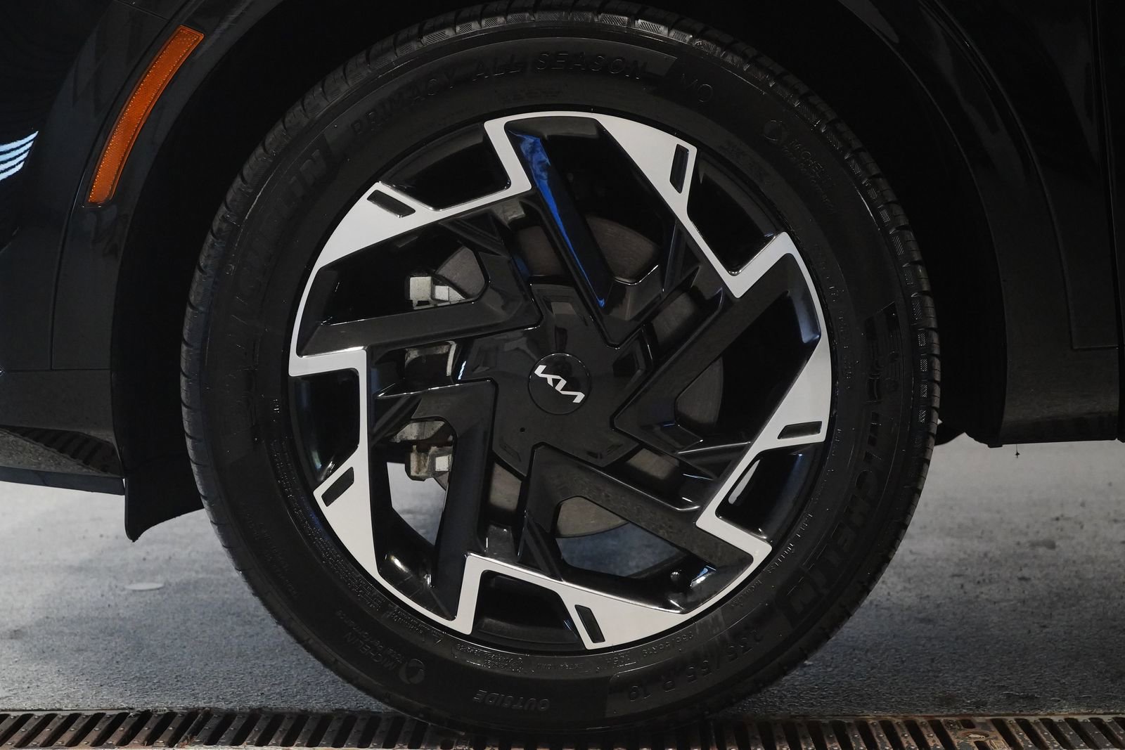 Used 2024 Kia Sportage SX image 8
