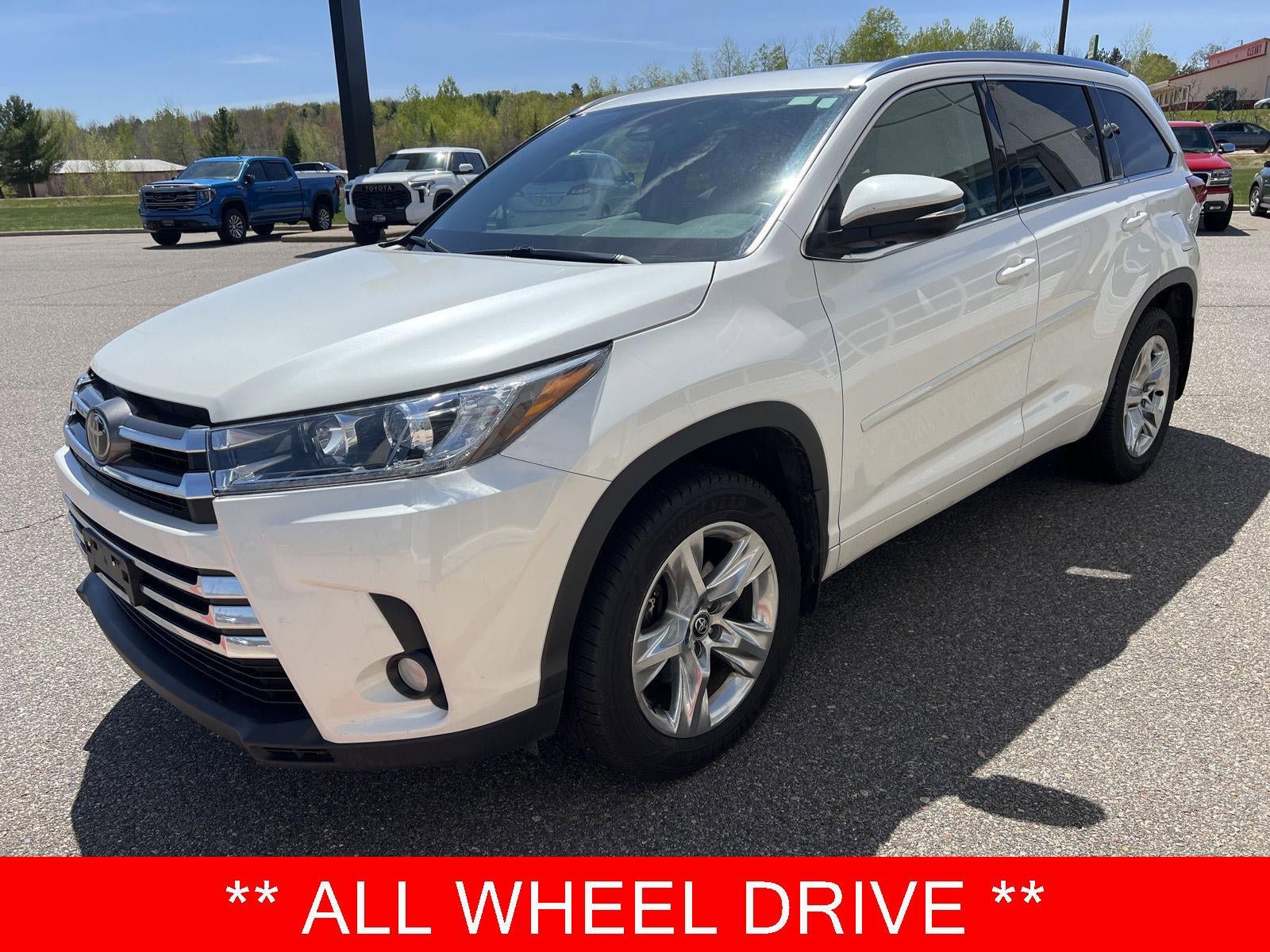 Used 2017 Toyota Highlander Limited AWD/4WD image 4