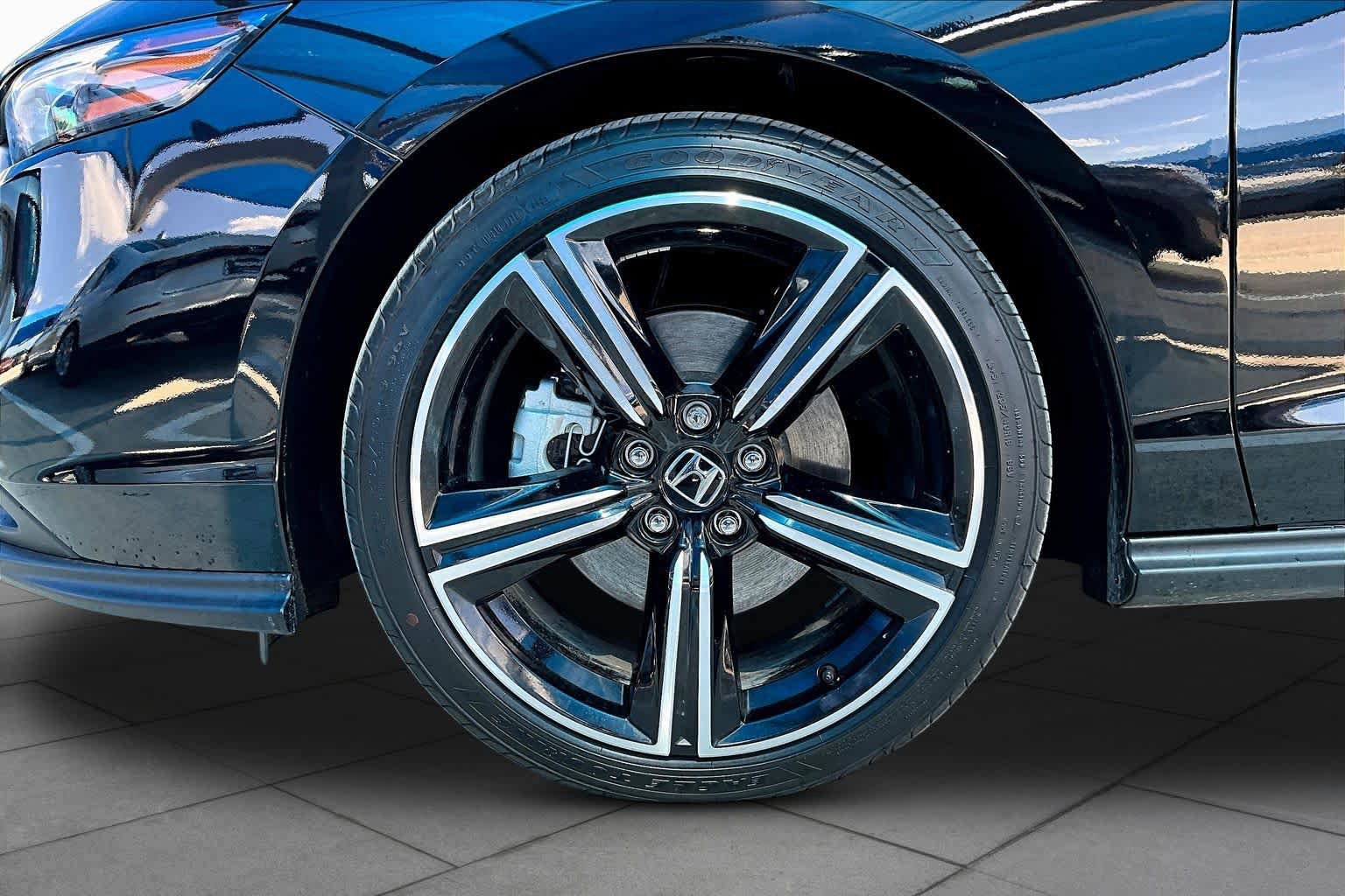 Used 2025 Honda Accord Sport image 11