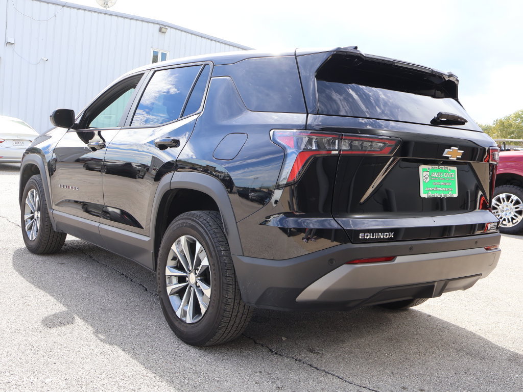 Used 2026 Chevrolet Equinox LT w/ Convenience Package II FWD image 3