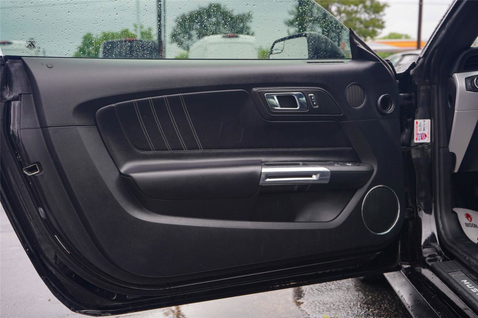Used 2016 Ford Mustang Premium image 24