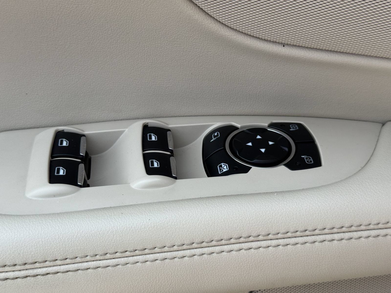 Used 2019 Lincoln MKZ Reserve w/ Reserve Plus Package FWD image 23