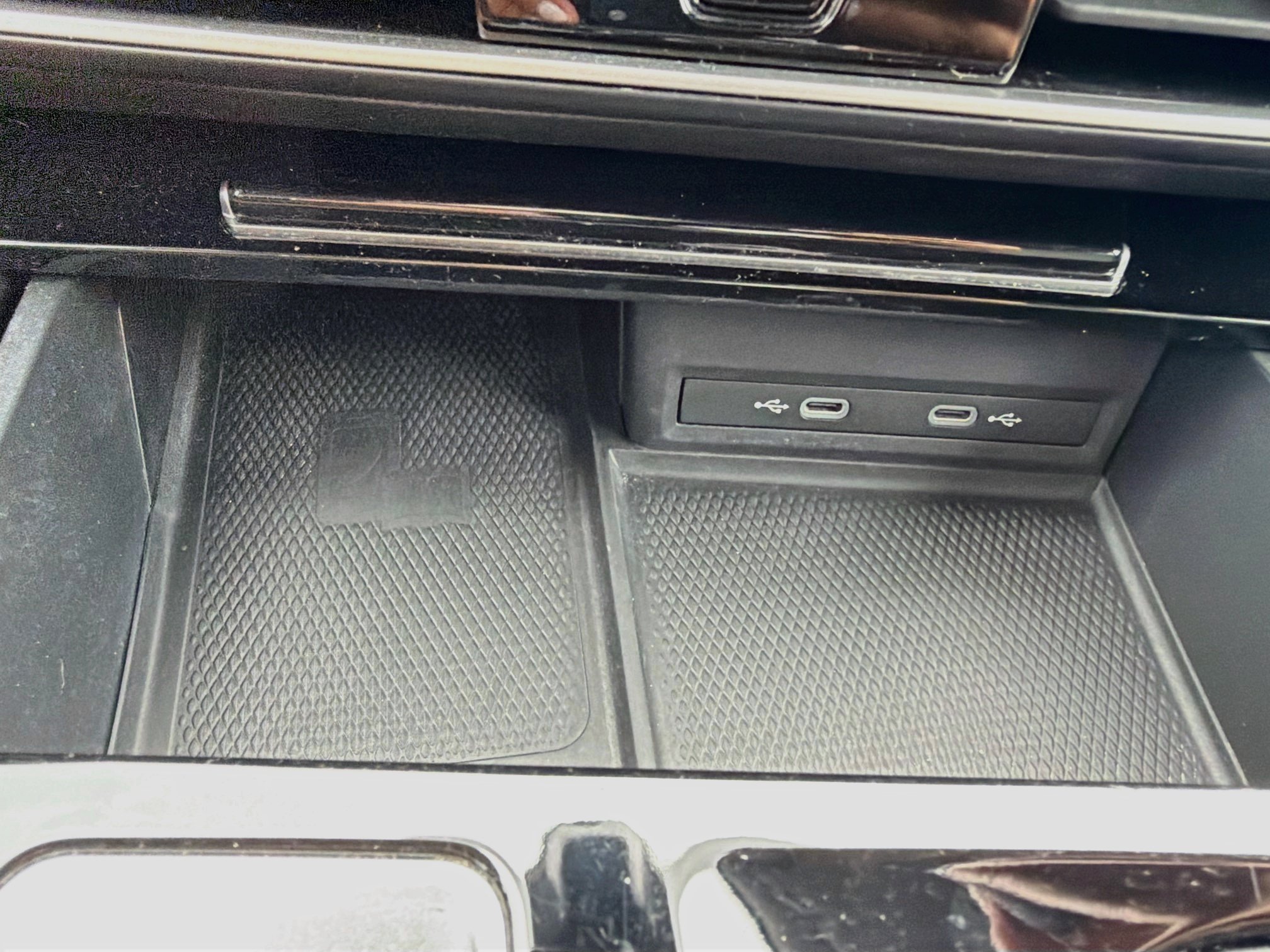 Used 2024 Volkswagen Atlas SE AWD/4WD image 31