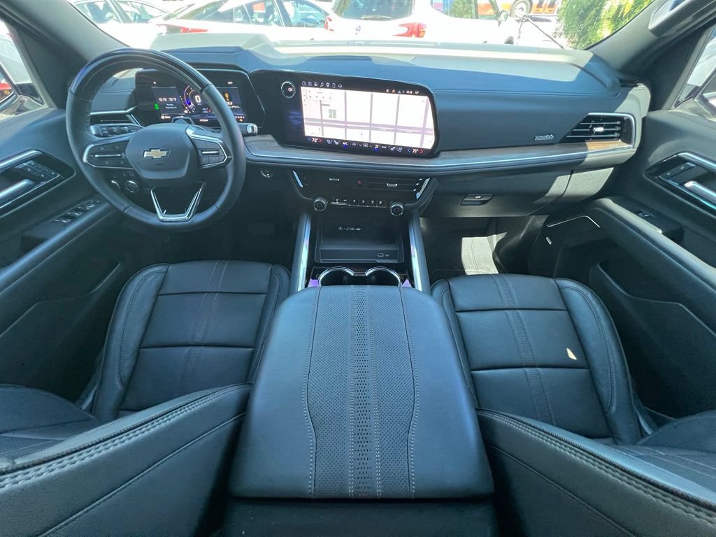 Used 2025 Chevrolet Tahoe High Country AWD/4WD image 26
