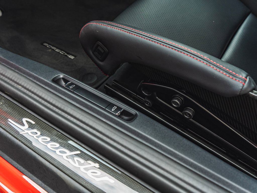 Used 2019 Porsche 911 Speedster image 33