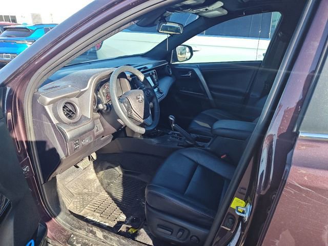 Used 2017 Toyota RAV4 SE image 2