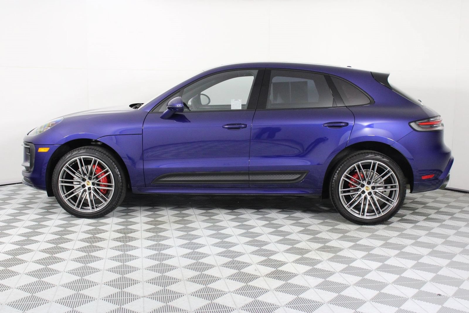 Certified 2026 Porsche Macan S AWD/4WD image 2