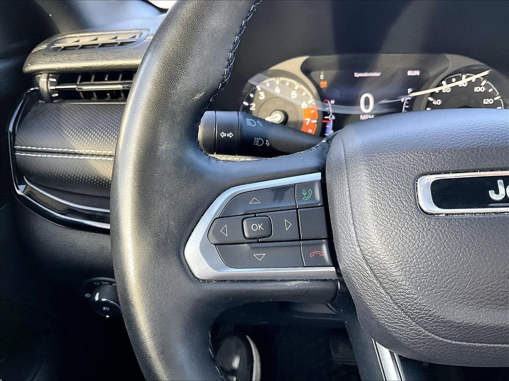 Used 2022 Jeep Compass Latitude w/ Sun and Sound Group AWD/4WD image 23