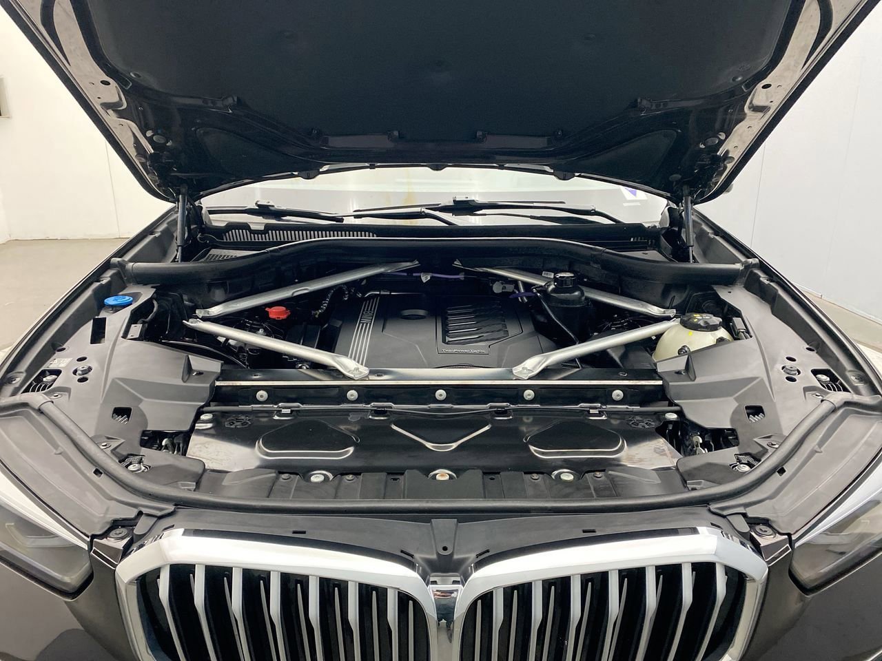 Used 2023 BMW X5 xDrive40i w/ Premium Package AWD/4WD image 11