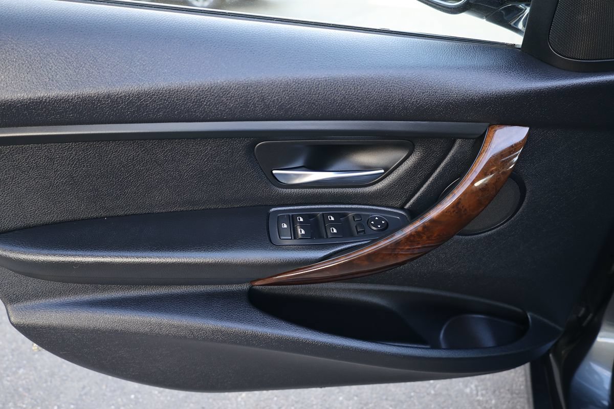 Used 2015 BMW 328i Sedan RWD image 9