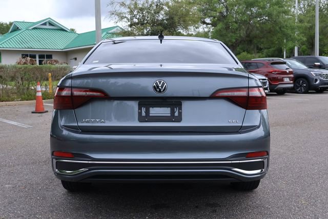 Certified 2022 Volkswagen Jetta SEL image 7